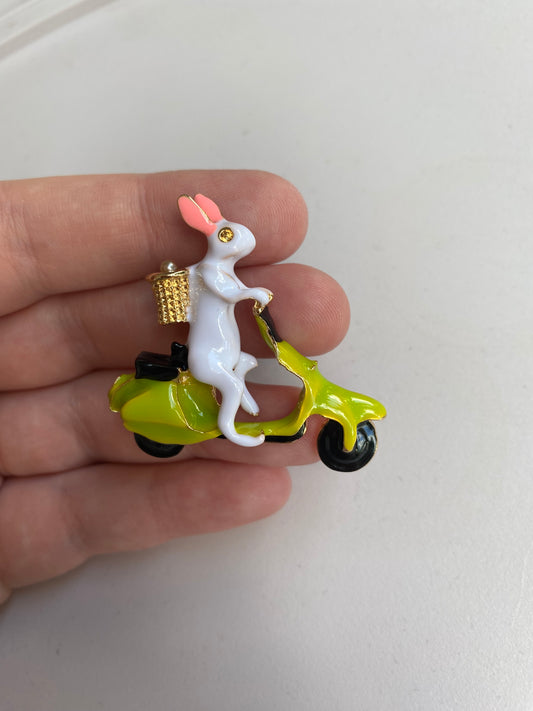 Motorsikletli Tavşan Broş