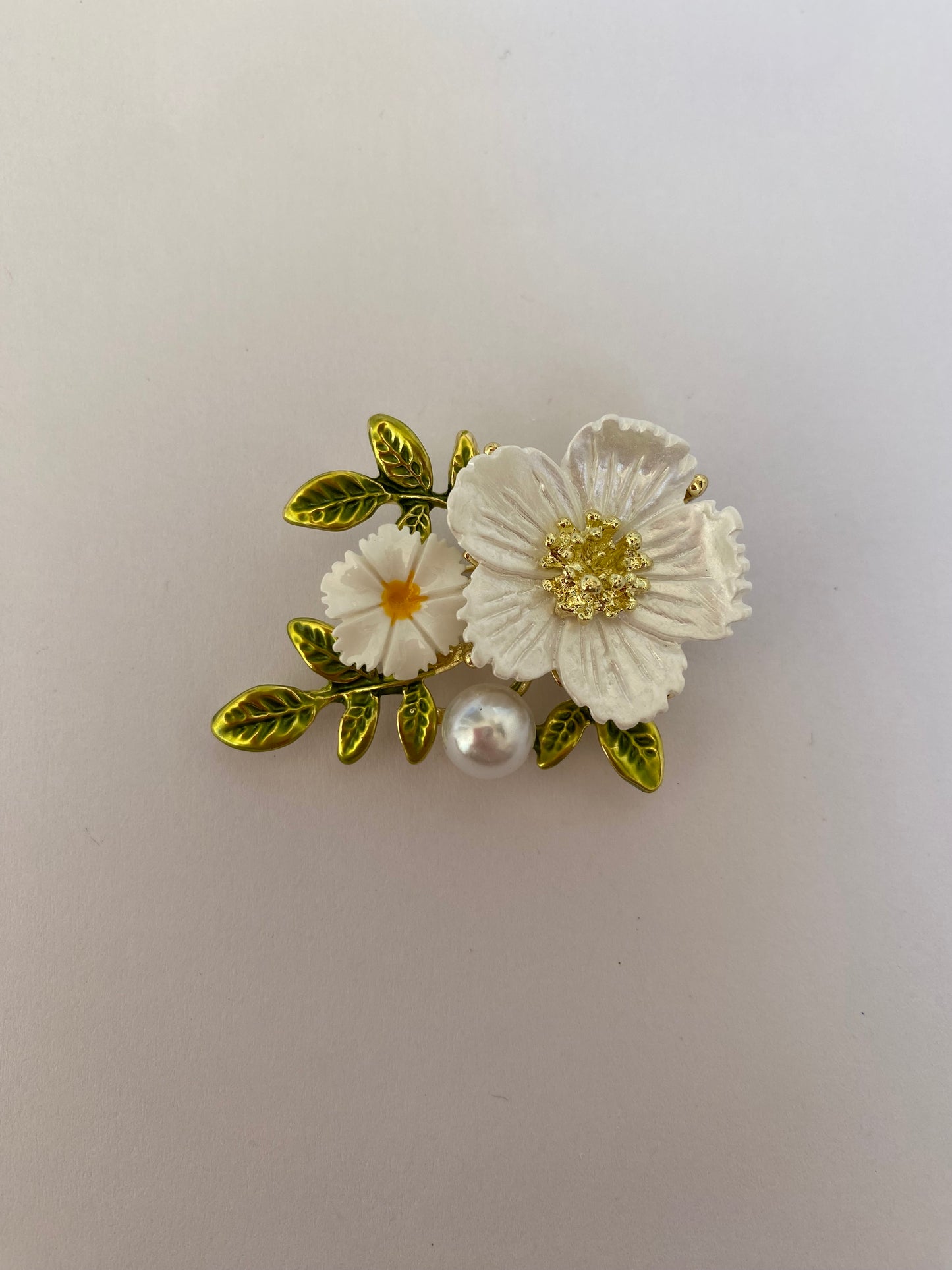 İnci Detay Papatya Çiçek Broş
