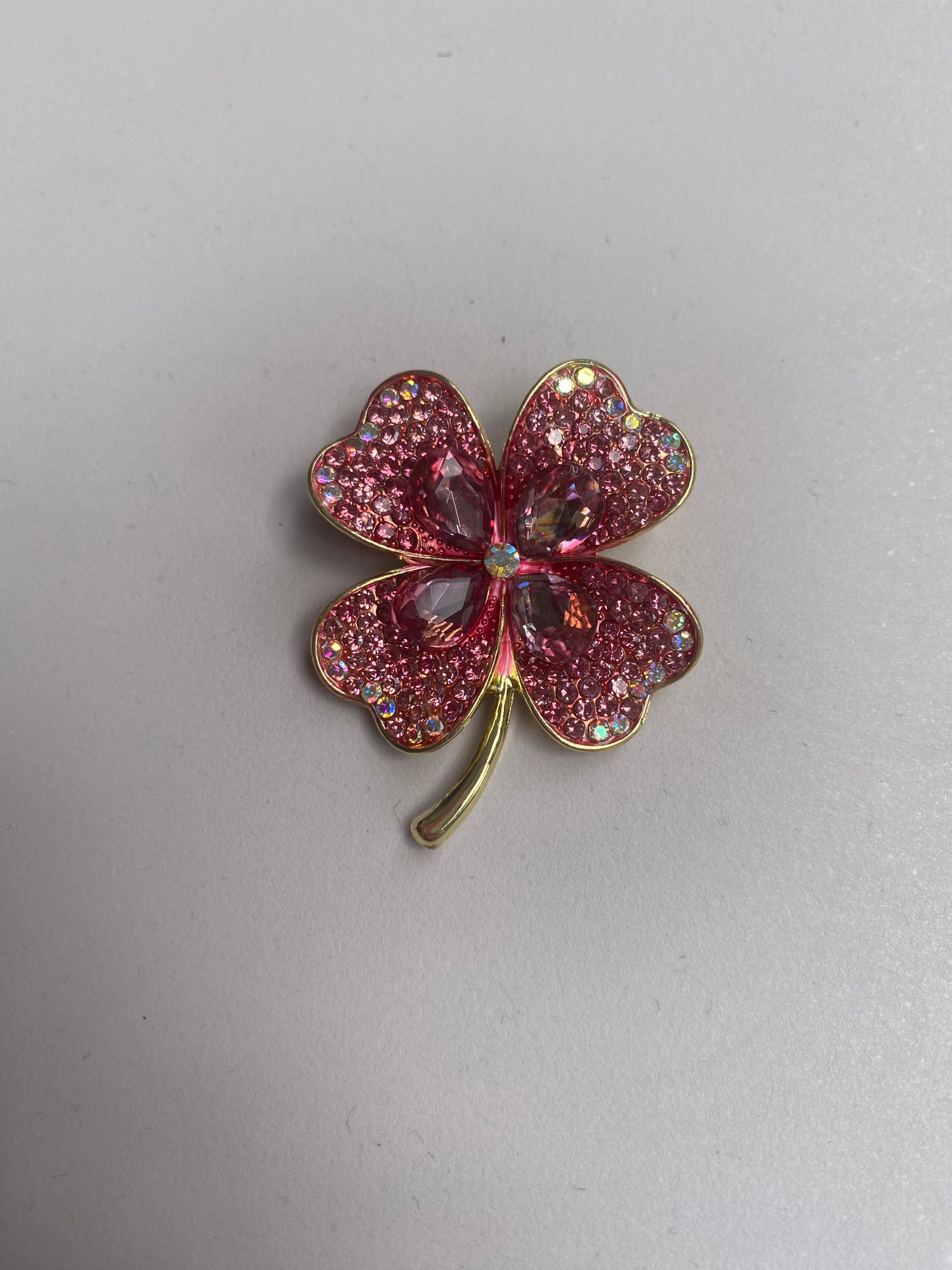 Pembe Taşlı Dört Yaprak Broş