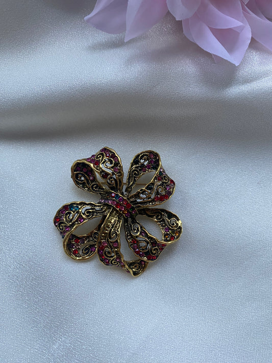 Vintage Model Taşlı Büyük Kurdele Broş