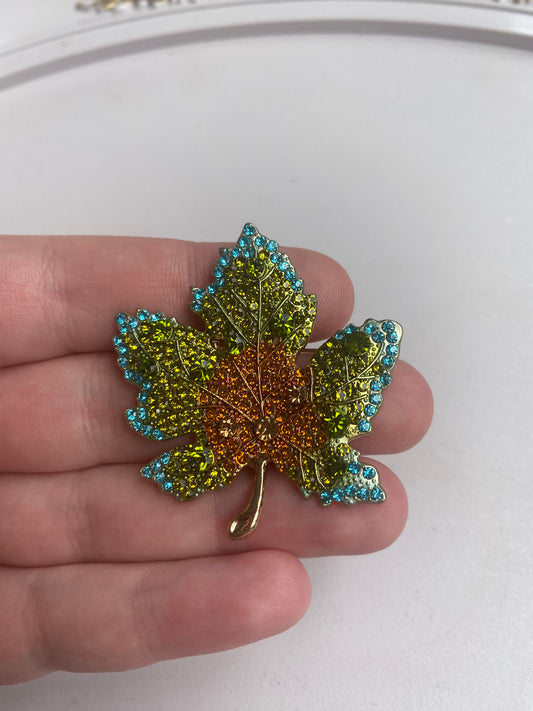 Zirkon Taşlı Akçaağaç Yaprak Broş