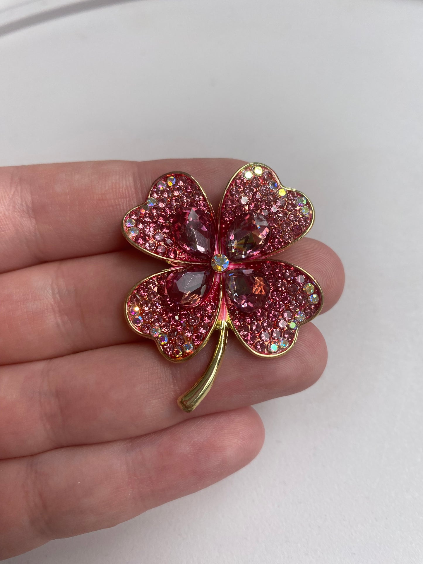Pembe Taşlı Dört Yaprak Broş